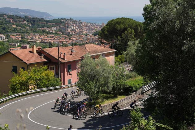 The pack rides during Stage 11 of the Giro d™Italia, from Porcari to Chiavari, Italy, Wednesday, May 20, 2026.  Copyright: xMarcoxAlpozzix xLaPressex