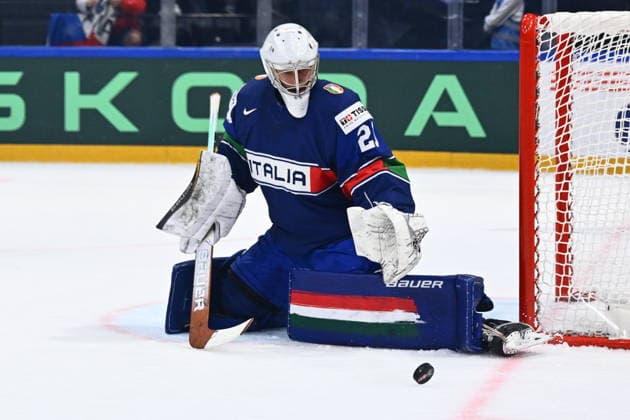 Goalkeeper Damian Clara (ITA) in action during the 2026 IIHF World Championship, WM, Weltmeisterschaft Group B, match Czechia vs Italy, Fribourg, Switzerland, on May 20, 2026. (CTKxPhoto RadekxPetrasek) CTKPhotoP2026052007462  CTKPhotoP2026052007462
