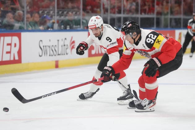 20.05.2026 Swiss Life Arena Zuerich , SCHWEIZ, Herren IIHF World Championship, WM, Weltmeisterschaft Zurich 2026 Gruppe A Oesterreich - Schweiz Damien Riat (SUI) gegen Clemens Unterweger (AUT)