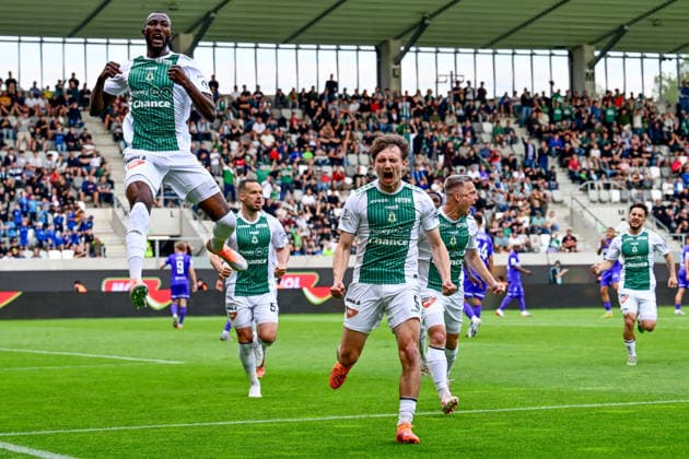 Finale ceskeho fotbaloveho poharu MOL Cupu: FK Jablonec - MFK Karvina, 20. kvetna 2026, Hradec Kralove. Hraci Jablonce se raduji z golu. Vlevo strelec golu Lamin Jawo z Jablonce. (CTKxPhoto DavidxTanecek) CTKPhotoP2026052008530  CTKPhotoP2026052008530