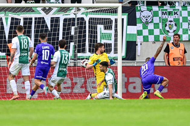 Finale ceskeho fotbaloveho poharu MOL Cupu: FK Jablonec - MFK Karvina, 20. kvetna 2026, Hradec Kralove. Kahuan Vinicius z Karvine (vpravo) strili gol. (CTKxPhoto DavidxTanecek) CTKPhotoP2026052009045  CTKPhotoP2026052009045