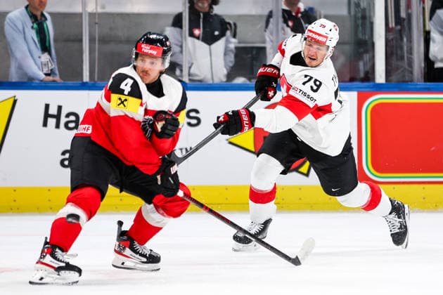 Ice hockey, Eishockey - IIHF WC 2026 ZURICH,SWITZERLAND,20.MAY.26 - ICE HOCKEY - IIHF Ice Hockey World Championship, WM, Weltmeisterschaft 2026, group stage, Austria vs Switzerland. Image shows Ramon Schnetzer (AUT)a nd Calvin Thurkauf (SUI).  GEPAxpictures xMaticxKlansek