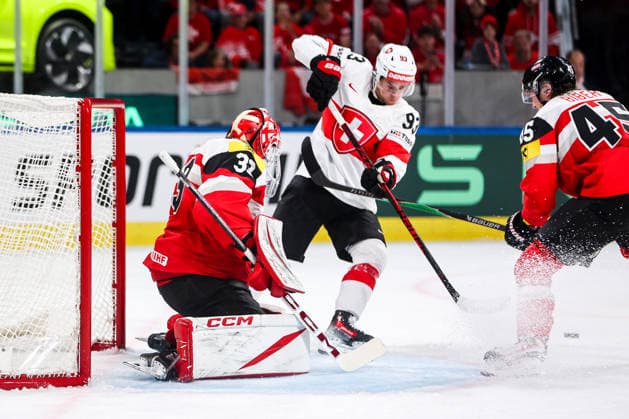 Ice hockey, Eishockey - IIHF WC 2026 ZURICH,SWITZERLAND,20.MAY.26 - ICE HOCKEY - IIHF Ice Hockey World Championship, WM, Weltmeisterschaft 2026, group stage, Austria vs Switzerland. Image shows Florian Vorauer (AUT) and Theo Rochette (SUI).  GEPAxpictures xMaticxKlansek
