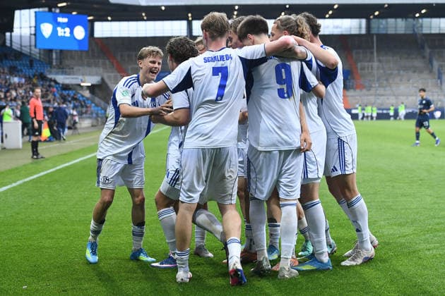 Fußball U19 Westfalenpokal Finale VfL Bochum - FC Schalke 04 am 20.05.2026 im Vonovia Ruhrstadion in Bochum Torjubel zum 1:3 durch Ben Weber ( Schalke )