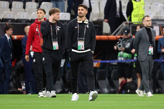 20.05.2026, xrekx, Fussball Europa League Finale 2026, SC Freiburg - Aston Villa v.l. Vincenzo Grifo (SC Freiburg) Platzbegehung vor dem Spiel (DFL DFB REGULATIONS PROHIBIT ANY USE OF PHOTOGRAPHS as IMAGE SEQUENCES and or QUASI-VIDEO) Istanbul