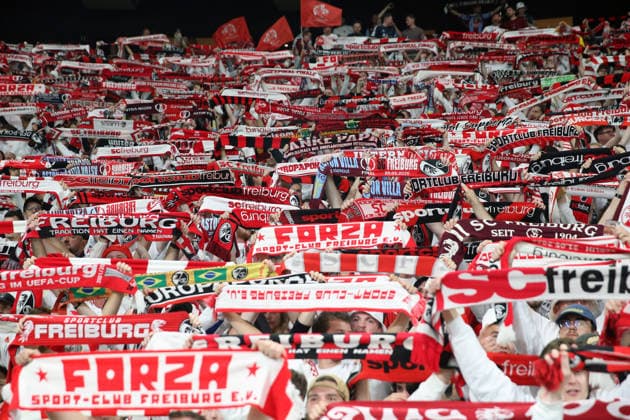 20.05.2026, xrekx, Fussball Europa League Finale 2026, SC Freiburg - Aston Villa v.l. Fans, Zuschauer, Schals, Fahnen, Emotionen (DFL DFB REGULATIONS PROHIBIT ANY USE OF PHOTOGRAPHS as IMAGE SEQUENCES and or QUASI-VIDEO) Istanbul
