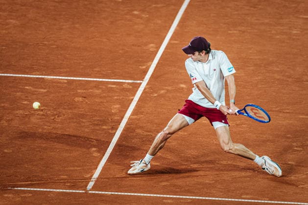 Tennis Männer bitpanda Hamburg Open ATP, Tennis Herren 500 Alejandro Davidovich Fokina (ESP) vs. Alex De Minaur (AUS) 20.05.2026 Alex De Minaur Rückhand Hamburg Tennisstadion am Rothenbaum Hamburg Deutschland