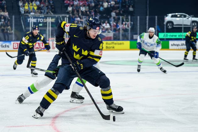 260520 Ivar Stenberg of Sweden during the 2026 IIHF Ice hockey, Eishockey World Championship, WM, Weltmeisterschaft between Sweden and Slovenia on May 20, 2026 in Fribourg. Photo: Jesper Zerman BILDBYRAN kod JZ JZ0722 ishockey ice hockey ishockey-vm 2026 vm 2026 iihf world championship sverige sweden slovenia bbeng bbauto Copyright: JESPERxZERMAN BB260520JZ072
