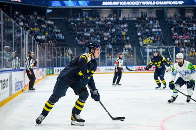260520 Anton Frondell of Sweden during the 2026 IIHF Ice hockey, Eishockey World Championship, WM, Weltmeisterschaft between Sweden and Slovenia on May 20, 2026 in Fribourg. Photo: Jesper Zerman BILDBYRAN kod JZ JZ0722 ishockey ice hockey ishockey-vm 2026 vm 2026 iihf world championship sverige sweden slovenia bbeng bbauto Copyright: JESPERxZERMAN BB260520JZ076