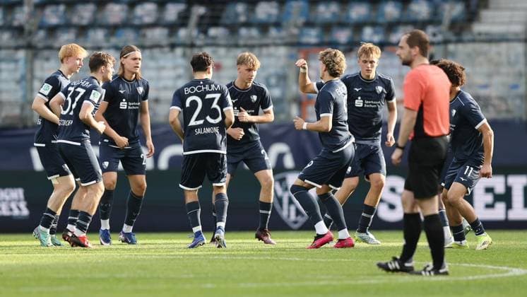 Finale U19-Westfalenpokal VfL Bochum - FC Schalke 04 ** NUR FÜR REDAKTIONELLE ZWECKE ** EDITORIAL USE ONLY **<p>Das Team von Bochum wärmt sich auf beim U19 Westfalenpokalfinale zwischen dem VfL Bochum und FC Schalke 04 am 20. Mai 2026 im Vonovia Ruhrstadion in Bochum. Deutschland Nordrhein-Westfalen Bochum Copyright: ChristofxKöpsel