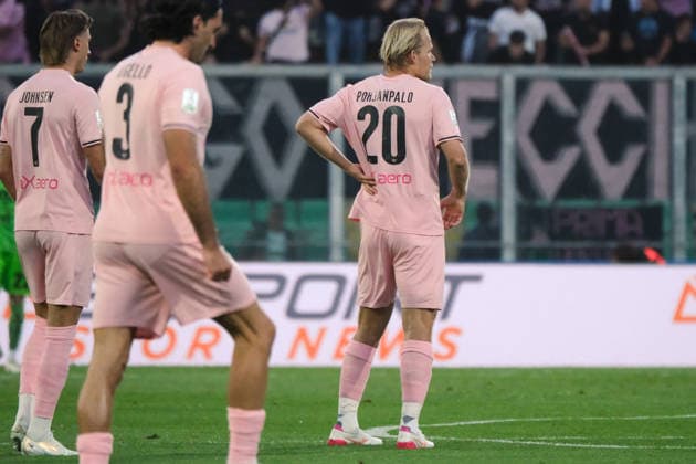 IPA84908138 - Palermo, Italy, 20 May 2026. Renzo Barbera Stadium, Palermo vs Catanzaro, match valid for the return semi-final of the 2025 2026 Serie B Play-Offs. In the photo: Joel Pohjanpalo (Palermo FC) celebrating  Copyright: xFedericoxSerra IPAxSportx xx 84908138