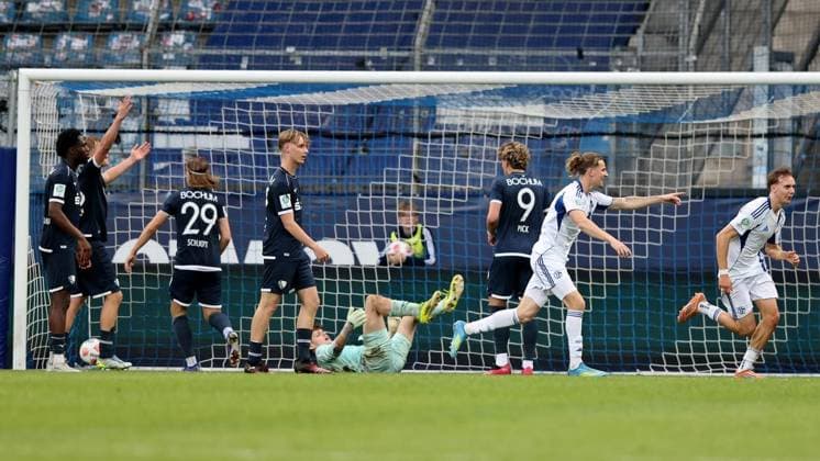 Finale U19-Westfalenpokal VfL Bochum - FC Schalke 04 ** NUR FÜR REDAKTIONELLE ZWECKE ** EDITORIAL USE ONLY **<p>Ben Weber (FC Schalke 04) (R) hat das Tor zum 1:3 erzielt beim U19 Westfalenpokalfinale zwischen dem VfL Bochum und FC Schalke 04 am 20. Mai 2026 im Vonovia Ruhrstadion in Bochum. Deutschland Nordrhein-Westfalen Bochum Copyright: ChristofxKöpsel
