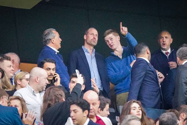 Türkei: Fussball UEFA Europa League 2025 - 2026, Finale in Istanbul - SC Freiburg vs Aston Villa - Tüpras Stadyumu (Istanbul): Prinz William, Prince William, britisches Königshaus, Royal Family, VIP-Tribüne, Aston Villa, Fußballprominenz, UEFA Europa League, Tüpras Stadyumu, prominente Zuschauer, Royals, Großbritannien, Medieninteresse, internationale Aufmerksamkeit, Stadionbesuch, Fußballabend, Sportevent, Society, Prominenz, TV-Bilder, Liveevent, internationale Sportberichterstattung, Türkei aktuell Copyright: xJOERANxSTEINSIEKx