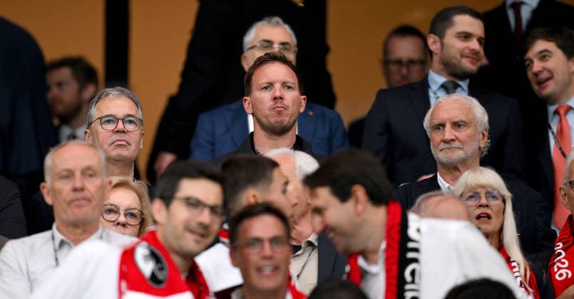 FUSSBALL EUROPA LEAGUE SAISON 2025 2026 Finale in Istanbul 20.05.2026 SC Freiburg - Aston Villa v. li., Andreas Rettig, DFB-Geschäftsführer , Bundestrainer Julian Nagelsmann (Deutschland) und Rudi Voeller , Direktor der A-Nationalmannschaft auf der VIP Tribuene im Besiktas - Park Stadion