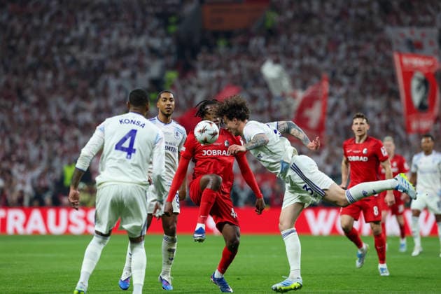 May 20, 2026, Istanbul, Besiktas, ToÂ¼rkiye: Victor Lindelof of Aston Villa During the football match between Aston Villa vs Freiburg valid for the UEFA Europa League Final, on 20 05 2026 at the Vodafone Arena stadium in Istanbul Istanbul Türkiye - ZUMAs236 20260520_aap_s236_025 Copyright: xFabioxSassox