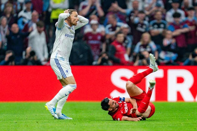 20.05.2026, SC Freiburg vs. Aston Villa, UEFA Europa League Finale, Final Matchday Foul an Vincenzo Grifo (SC Freiburg, 32) Copyright: xBahhoxKarax