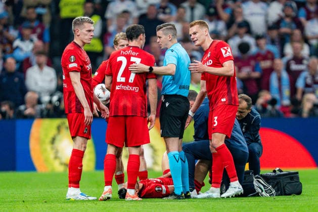 20.05.2026, SC Freiburg vs. Aston Villa, UEFA Europa League Finale, Final Matchday Foul an Vincenzo Grifo (SC Freiburg, 32) Philipp Lienhart (SC Freiburg, 3) Matthias Ginter (SC Freiburg, 28) Nicolas Höfler (SC Freiburg, 23) Copyright: xBahhoxKarax