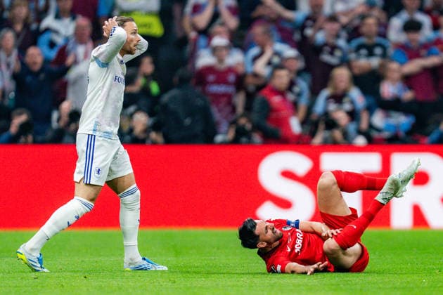 20.05.2026, SC Freiburg vs. Aston Villa, UEFA Europa League Finale, Final Matchday Foul an Vincenzo Grifo (SC Freiburg, 32) Copyright: xBahhoxKarax