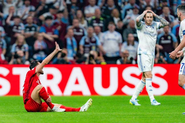 20.05.2026, SC Freiburg vs. Aston Villa, UEFA Europa League Finale, Final Matchday Foul an Vincenzo Grifo (SC Freiburg, 32) Copyright: xBahhoxKarax