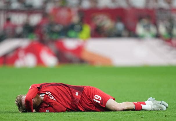 ISTANBUL, TURKEY - MAY 20: Jan-Niklas Beste of SC Freiburg on the floor during the UEFA Europa League Final 2026 match between SC Freiburg and Aston Villa FC at Besiktas Park on May 20, 2026 in Istanbul, Turkey.  Copyright: xMBxMediax