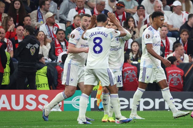20.05.2026, xrekx, Fussball Europa League Finale 2026, SC Freiburg - Aston Villa v.l. Torjubel nach dem Tor zum celebrating the goal celebrate 0:1 durch Youri Tielemans (Aston Villa FC) (DFL DFB REGULATIONS PROHIBIT ANY USE OF PHOTOGRAPHS as IMAGE SEQUENCES and or QUASI-VIDEO) Istanbul