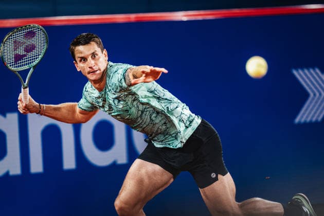 Tennis Männer bitpanda Hamburg Open ATP, Tennis Herren 500 Camilo Ugo Carabelli (ARG) vs. Frances Tiafoe (USA) 20.05.2026 Camilo Ugo Carabelli Vorhand Hamburg Tennisstadion am Rothenbaum Hamburg Deutschland