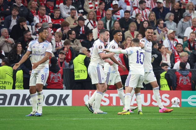 20.05.2026, xrekx, Fussball Europa League Finale 2026, SC Freiburg - Aston Villa v.l. Torjubel nach dem Tor zum celebrating the goal celebrate 0:1 durch Youri Tielemans (Aston Villa FC) (DFL DFB REGULATIONS PROHIBIT ANY USE OF PHOTOGRAPHS as IMAGE SEQUENCES and or QUASI-VIDEO) Istanbul