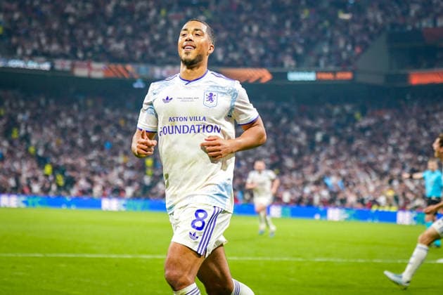 Türkei: Fussball UEFA Europa League 2025 - 2026, Finale in Istanbul - SC Freiburg vs Aston Villa - Tüpras Stadyumu (Istanbul): Tor und Torjubel zum 1:0 durch Youri Tielemans (Aston Villa, 8) Freude, Emotionen, Jubel, Geste, Gestik, Emotion, Mimik, Gesichtsausdruck, Emotion Copyright: xJOERANxSTEINSIEKx