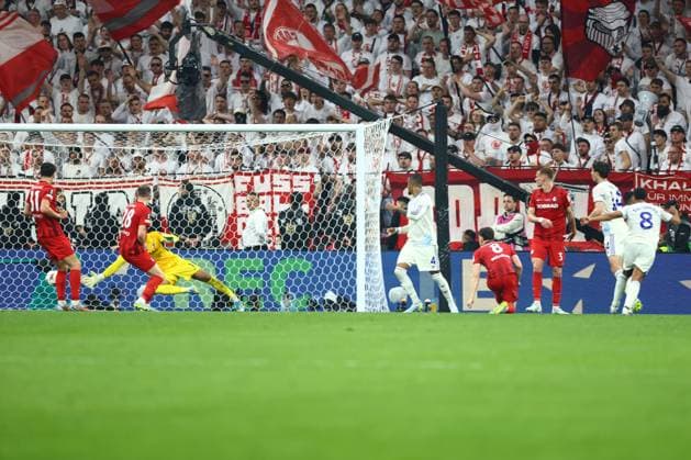 Youri Tielemans of Aston Villa scores the opening goal SC Freiburg v Aston Villa, UEFA Europa League, Final, Football, Besiktas Park, Istanbul, Turkiye - 20 May 2026Istanbul Besiktas Park United Kingdom EDITORIAL USE ONLY No use with unauthorised audio, video, data, fixture lists, club league logos or live services. Online in-match use limited to 120 images, no video emulation. No use in betting, games or single club league player publications. Copyright: xJamesxMarsh Shutterstockx 16883157ce