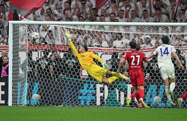Freiburg v Aston Villa, UEFA Europa Cup Final , Tupras Stadium, Istanbul, Turkey, - 20 May 2026 GOAL - Emi Buendia of Aston Villa (hidden) puts the ball into the back of the net net 0-2 Istanbul Tupras Stadium Besiktas Turkey, UK NEWSPAPERS OUT Copyright: xMarkxEnfieldx