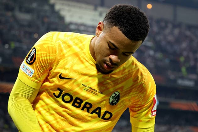 20.05.2026, xrekx, Fussball Europa League Finale 2026, SC Freiburg - Aston Villa v.l. Noah Atubolu (SC Freiburg) Enttäuscht, traurig, frustriert, ratlos, (DFL DFB REGULATIONS PROHIBIT ANY USE OF PHOTOGRAPHS as IMAGE SEQUENCES and or QUASI-VIDEO) Istanbul