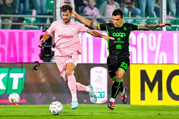 IPA84911343 - Jeremy Le Douaron (Palermo F.C.) and during the Italian Serie BKT semi final match ben Palermo F.C. vs U.S. Catanzaro 1929 20th May 2026 at the Renzo Barbera stadium in Palermo, Italy  Copyright: xVincenzoxOrlando IPAxSportx xx 84911343