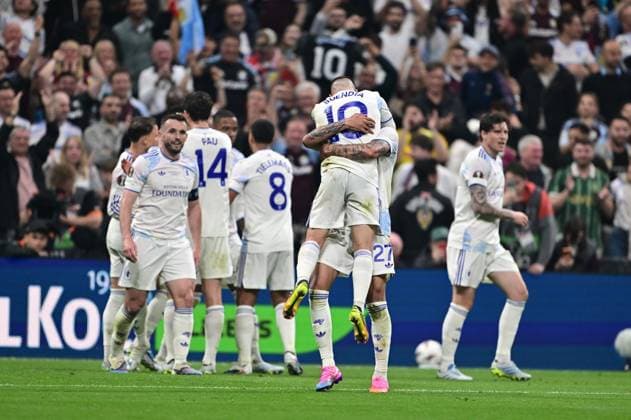 Freiburg v Aston Villa - UEFA Europa League final ISTANBUL, TURKIYE - MAY 20: Morgan Rogers (27) of Aston Villa celebrates his goal with teammates during the UEFA Europa League final match between Freiburg and Aston Villa at Besiktas Park in Istanbul, Turkiye, on May 20, 2026. Serhat Cagdas Anadolu Istanbul Turkey. Editorial use only. Please get in touch for any other usage.  Copyright: x2026xAnadoluxSerhatxCagdasx