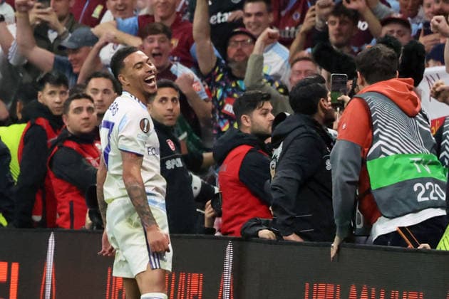 20.05.2026, xrekx, Fussball Europa League Finale 2026, SC Freiburg - Aston Villa v.l. Torjubel nach dem Tor zum celebrating the goal celebrate 0:3 Morgan Rogers (Aston Villa FC) (DFL DFB REGULATIONS PROHIBIT ANY USE OF PHOTOGRAPHS as IMAGE SEQUENCES and or QUASI-VIDEO) Istanbul