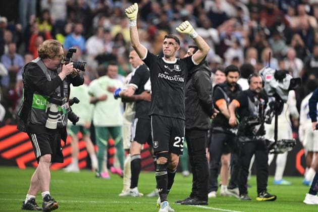 Freiburg v Aston Villa - UEFA Europa League final ISTANBUL, TURKIYE - MAY 20: Aston Villa players celebrate with the trophy after defeating Freiburg 3-0 to win the UEFA Europa League final match at Besiktas Park in Istanbul, Turkiye, on May 20, 2026. Serhat Cagdas Anadolu Istanbul Turkey. Editorial use only. Please get in touch for any other usage.  Copyright: x2026xAnadoluxSerhatxCagdasx