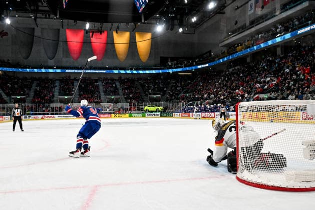 ZURICH, SWITZERLAND - MAY 20: Ryan Leonard of United States celebrates after scoring the game winning goal during the 2026 IIHF Ice hockey, Eishockey World Championship, WM, Weltmeisterschaft Switzerland game between USA and Germany at Swiss Life Arena on May 20, 2026 in Zurich, Zurich. Zurich Swiss Life Arena Zurich Switzerland Copyright: xJustPictures.ch AndreaxBrancax jp-en-EuSpIm-JP7_ANB_USA_Ger_20052026_8604