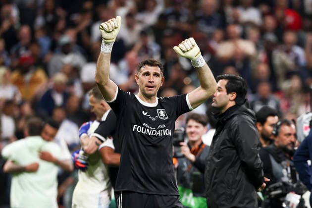 Freiburg v Aston Villa, Europa League Final Aston Villa goalkeeper Emiliano Martinez (23) celebrates winning during the SC Freiburg v Aston Villa UEFA Europa League FINAL match at the TüpraÅü Stadium, Istanbul, Turkey on 20 May 2026, Credit: Ian Stephen Every Second Media Editorial use only. All images are copyright Every Second Media Limited. No images may be reproduced without prior permission. Copyright: xIMAGO EveryxSecondxMediax ESM-2004-0078 IanxStephenx xEveryxSecondxMediax