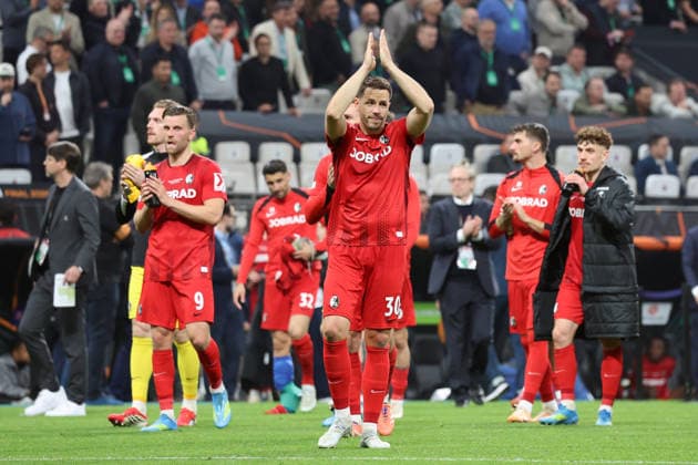 20.05.2026, xrekx, Fussball Europa League Finale 2026, SC Freiburg - Aston Villa v.l. Christian Guenter (SC Freiburg) Enttäuscht, traurig, frustriert, ratlos, (DFL DFB REGULATIONS PROHIBIT ANY USE OF PHOTOGRAPHS as IMAGE SEQUENCES and or QUASI-VIDEO) Istanbul