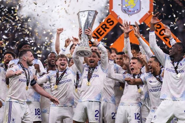 Matty Cash of Aston Villa lifts the Europa League trophy SC Freiburg v Aston Villa, UEFA Europa League, Final, Football, Besiktas Park, Istanbul, Turkiye - 20 May 2026Istanbul Besiktas Park United Kingdom EDITORIAL USE ONLY No use with unauthorised audio, video, data, fixture lists, club league logos or live services. Online in-match use limited to 120 images, no video emulation. No use in betting, games or single club league player publications. Copyright: xRaddadxJebarah Shutterstockx 16883158dq