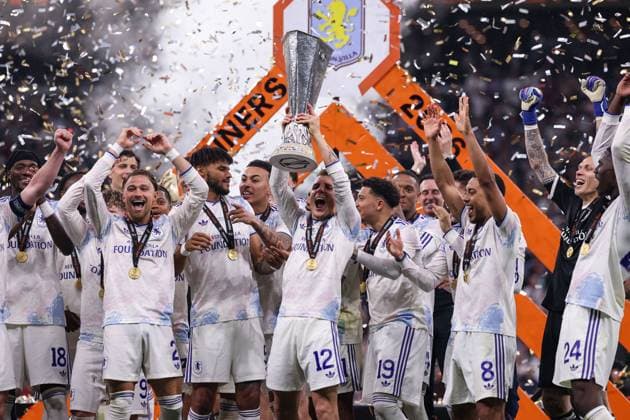 Lucas Digne of Aston Villa lifts the Europa League trophy SC Freiburg v Aston Villa, UEFA Europa League, Final, Football, Besiktas Park, Istanbul, Turkiye - 20 May 2026Istanbul Besiktas Park United Kingdom EDITORIAL USE ONLY No use with unauthorised audio, video, data, fixture lists, club league logos or live services. Online in-match use limited to 120 images, no video emulation. No use in betting, games or single club league player publications. Copyright: xRaddadxJebarah Shutterstockx 16883158dr