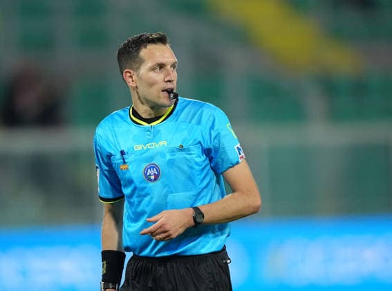 Palermo v Catanzaro - Serie B: Playoff Referee Matteo Marcenaro officiates the Serie B Play Off match between Palermo FC and US Catanzaro at the Stadio Renzo Barbera in Palermo, Italy, on May 20, 2026. Palermo Italy  Copyright: xGabrielexMaricchiolox originalFilename:maricchiolo-palermov260520_npLFf.jpg