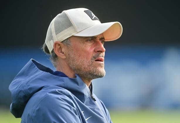 Paris Saint-Germain s Spanish headcoach Luis Enrique - Paris Saint-Germain s socer team during a training session ahead of their upcoming UEFA Champions League final match against English football club Arsenal FC at the PSG Campus in Poissy, north-west of Paris on May 20, 2026. Christian Liewig Bestimage Poissy France  Copyright: xChristianxLiewigx xBestimagexChristianxLiewigx xBestimagex