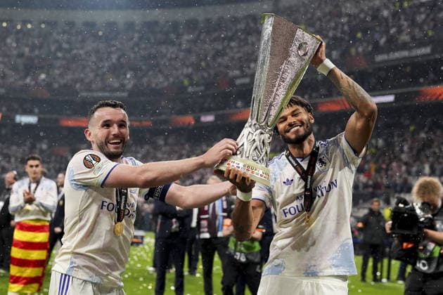 Aston Villa win UEFA Europa League title ISTANBUL, TURKIYE - MAY 21: Tyrone Mings (R) and John McGinn (L) of Aston Villa celebrate with trophy after defeating Freiburg 3-0 to win the UEFA Europa League final match at Besiktas Park in Istanbul, Turkiye, on May 21, 2026. Arife Karakum Anadolu Istanbul Turkey. Editorial use only. Please get in touch for any other usage.  Copyright: x2026xAnadoluxArifexKarakumx