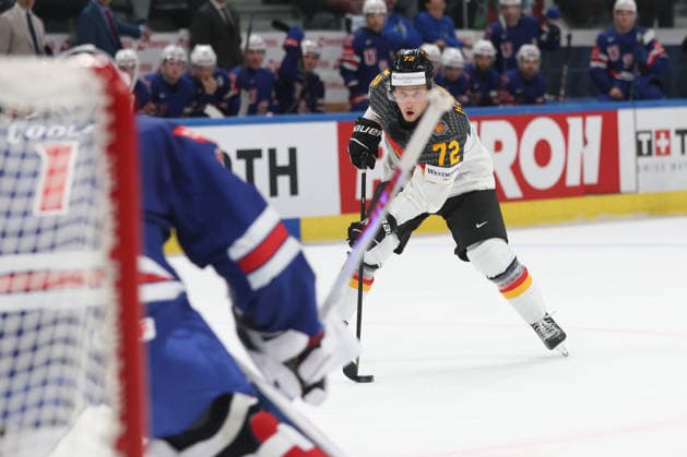 20.05.2026 Swiss Life Arena Zuerich , SCHWEIZ, Herren IIHF World Championship, WM, Weltmeisterschaft Zurich 2026 Gruppe A USA - Deutschland Dominik Kahun (GER) scheitert an Torwart Devin Cooley (USA) im Shootout