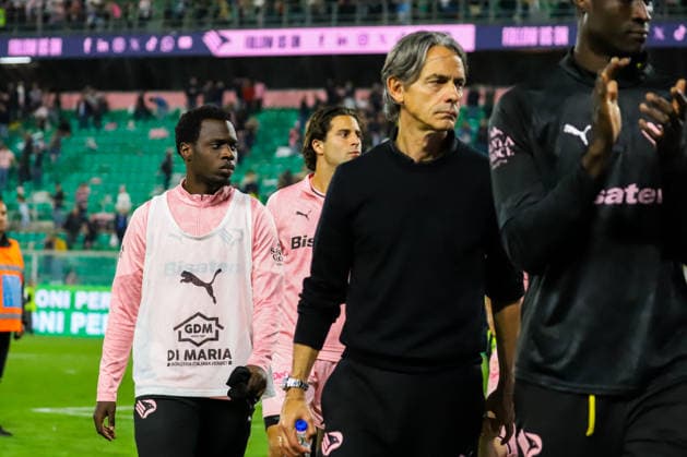 FOOTBALL - Serie B - Playoffs - Palermo FC vs US Catanzaro Photo by IPA ABACAPRESS.COM84915266 - Palermo F.C. shows its disappointment after losing the semi final of the Italian Serie BKT semi final match between Palermo F.C. vs U.S. Catanzaro 1929 20th May 2026 at the Renzo Barbera stadium in Palermo, Italy Palermo Italy  Copyright: xIPAxSport ABACAx