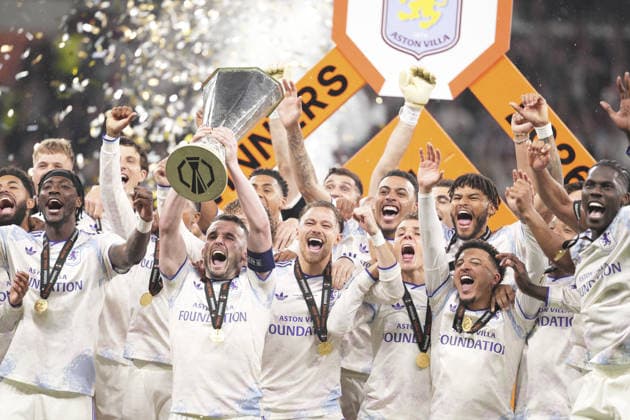 ISTANBUL, TURKEY - MAY 20: John McGinn of Aston Villa FC lifts up the trophy after the UEFA Europa League Final 2026 match between SC Freiburg and Aston Villa FC at Besiktas Park on May 20, 2026 in Istanbul, Turkey. (Photo by Alexandra Fechete Sports Press Photo)  Copyright: xAlexandraxFechete SportsxPressxPhotox Sportspressphoto_SPR150743