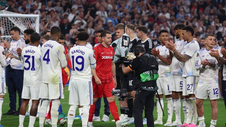 20.05.2026, xrekx, Fussball Europa League Finale 2026, SC Freiburg - Aston Villa v.l. Christian Günter Guenter (SC Freiburg) (DFL DFB REGULATIONS PROHIBIT ANY USE OF PHOTOGRAPHS as IMAGE SEQUENCES and or QUASI-VIDEO) Istanbul