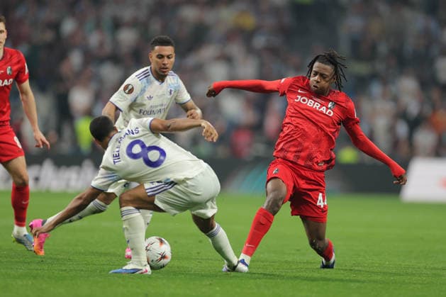 ISTANBUL, TURKEY - MAY 20: Johan Manzambi (44) of Freiburg and Youri Tielemans (8) of Aston Villa during the UEFA EUROPA League final match between Freiburg and Aston Villa at Besiktas Tupras Stadium on May 20, 2026 in Istanbul, Turkey. (Photo by Seskimphoto ) Freiburg v Aston Villa - UEFA EUROPA League Final 