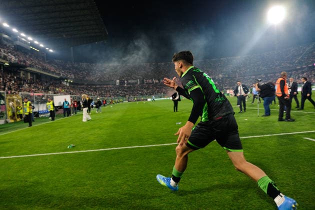 FOOTBALL - Serie B - Playoffs - Palermo FC vs US Catanzaro Photo by IPA ABACAPRESS.COM84918517 - Palermo, Italy, 20 May 2026. Renzo Barbera Stadium, Palermo vs Catanzaro, match valid for the return semi-final of the 2025 2026 Serie B Play-Offs. In the photo: brawl at the end of the match between Palermo and Catanzaro. The Catanzaro players call their teammates to take refuge in the locker rooms. Palermo Italy  Copyright: xIPAxSport ABACAx