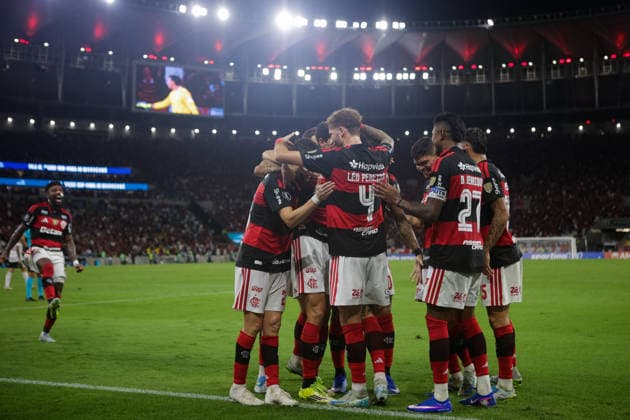 Soccer - Copa CONMEBOL Libertadores - Flamengo v Estudiantes RIO DE JANEIRO, BRAZIL - MAY 20: PEDRO of Flamengo celebrates with teammate after scoring the team s first goal during the match between Flamengo and Estudiantes as part of Copa CONMEBOL Libertadores at Maracana Stadium on May 20, 2026 in Rio de Janeiro, Brazil. Rio de Janeiro Maracana Stadium Brazil Copyright: xRuanoxCarneiroxRuanoxCarneirox